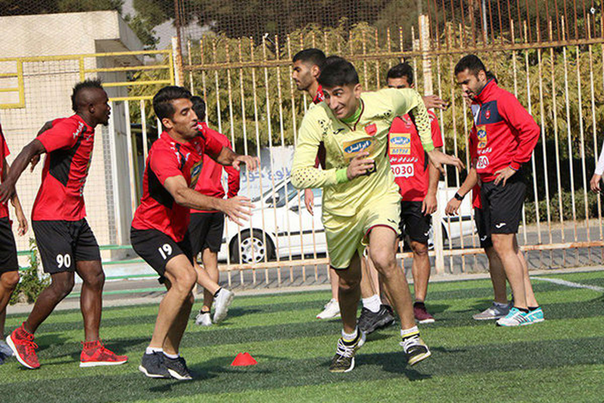 احتمال نیمکت‌نشینی دروازه بان تیم‌ملی در پرسپولیس!