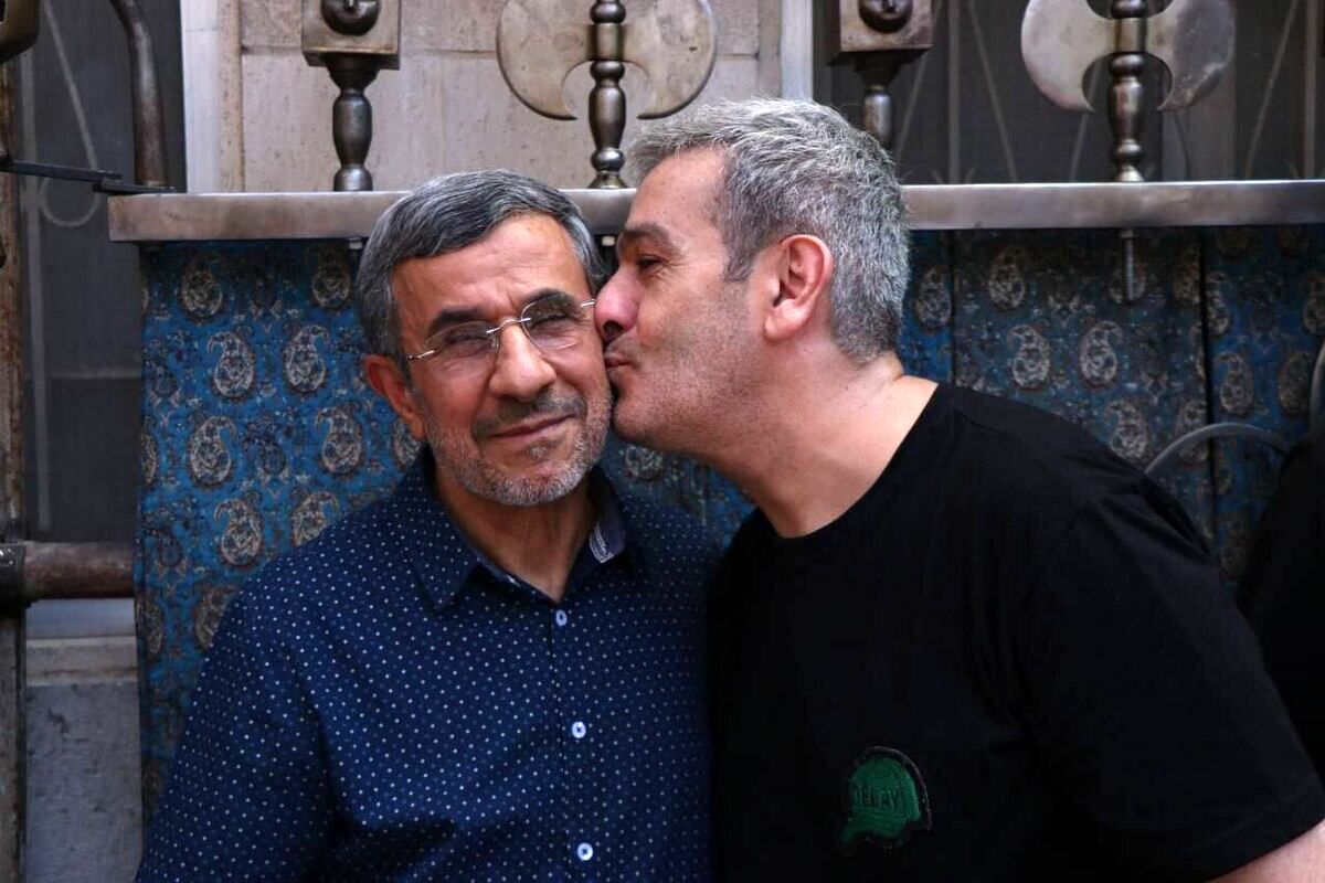 لباس عجیب احمدی‌نژاد در روز عاشورا سوژه شد + عکس
