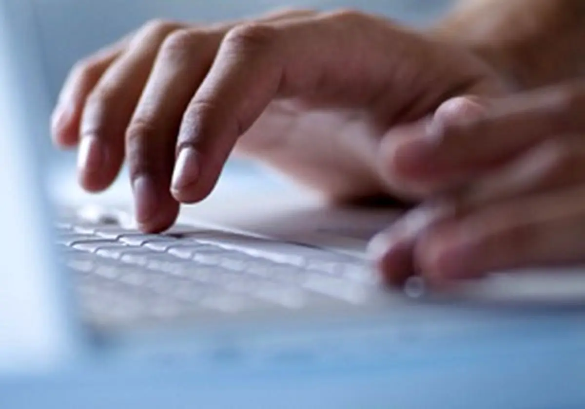 چت کردن با نامحرم در فضای مجازی چه حکمی دارد؟