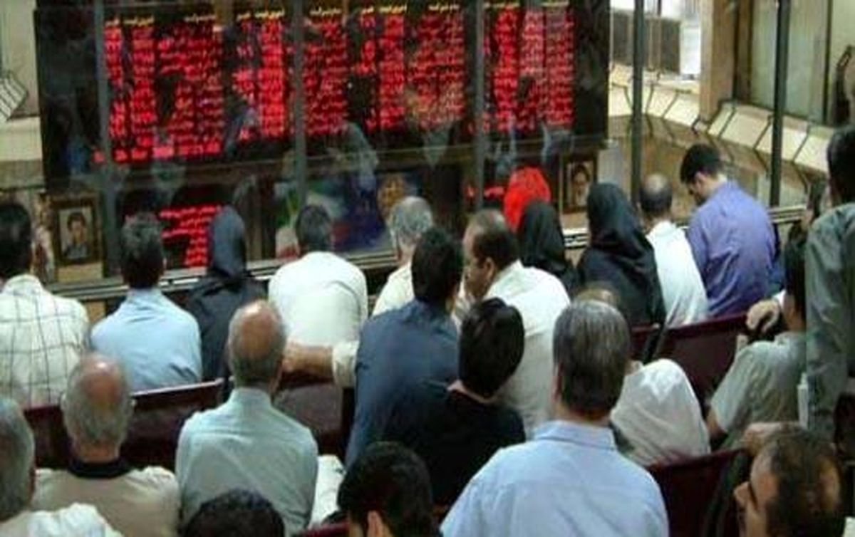 تاثیرسیاست‌های انقباضی در بازار سرمایه/ عملکرد دولت در قیمتگذاری کالاها و فاز دوم هدفمندی موجب ابهام در بورس