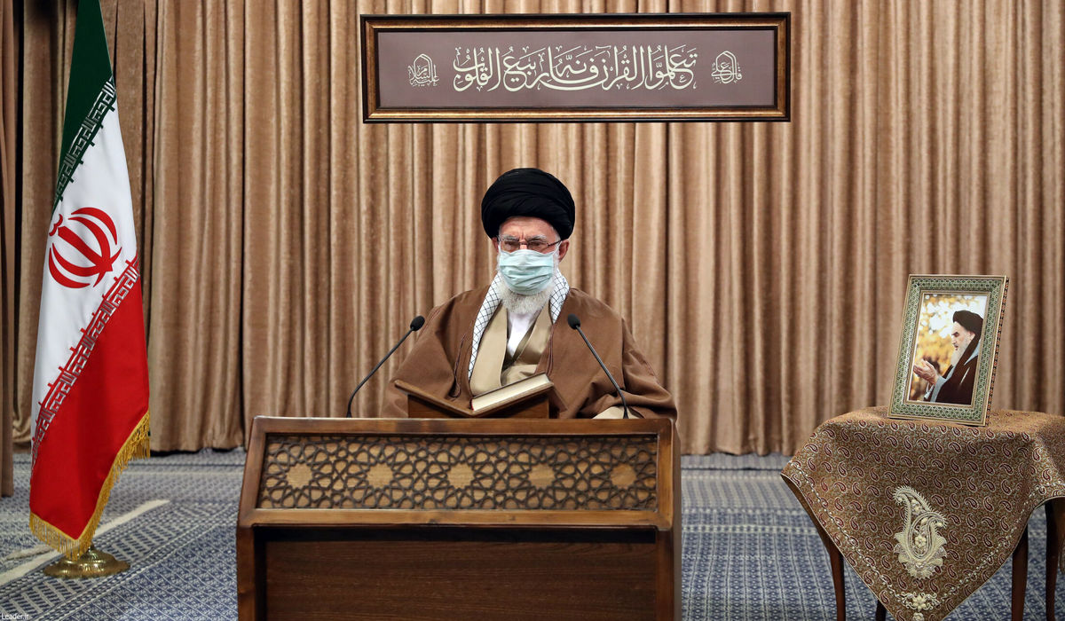 رهبر انقلاب: آمریکا مذاکره می‌کند تا حرف باطلی را تحمیل کند، نه اینکه حرف حقی را قبول کند