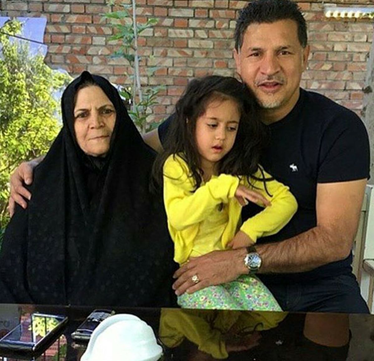عکس مادر علی دایی و دخترش نورا