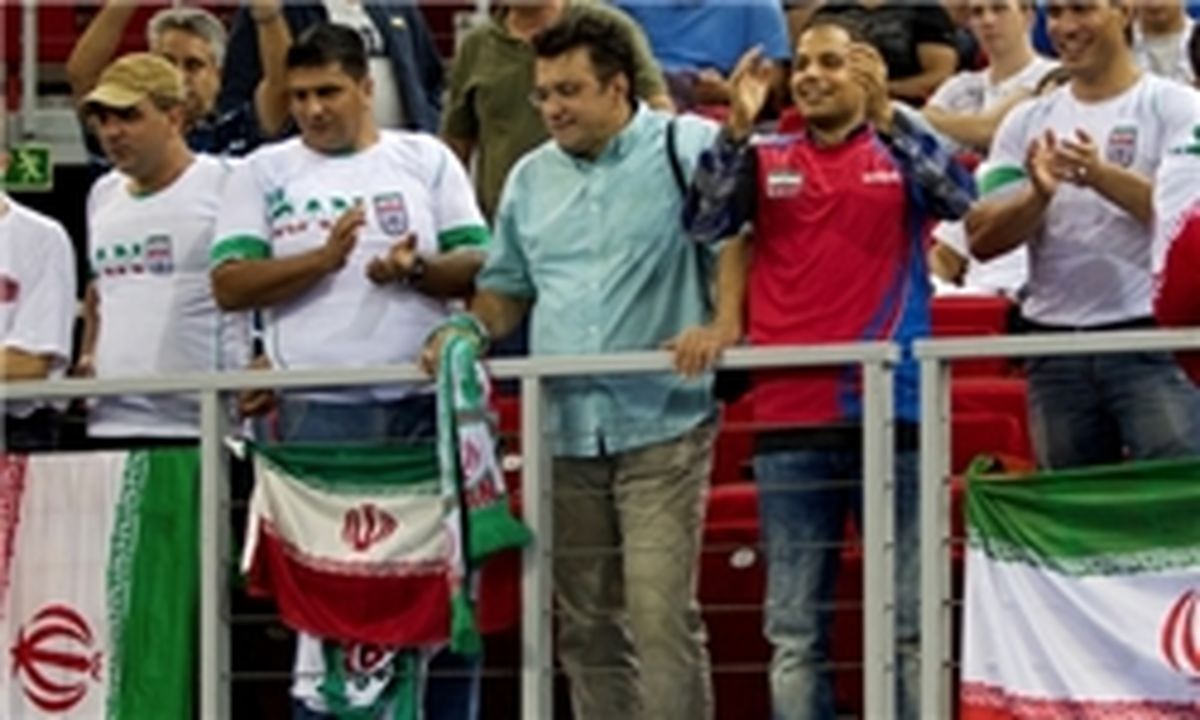 تمجید سایت فیفادرخشش کشتی‌گیران ایران