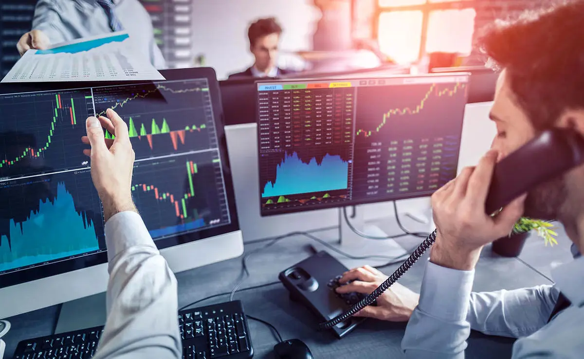 ضعف کارگزاریهای بورس در روزهای مهم معاملات؛ چرا برخی کارگزاریها اجازه معامله سهام عدالت را نمیدهند؟