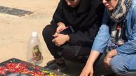 حمیرا ریاضی بر سر مزار پدرش + عکس