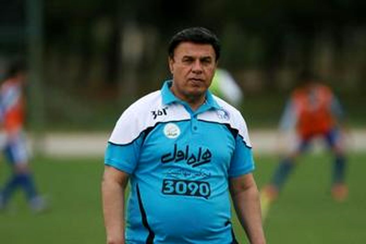 تکذیب حضور سرمربی سابق استقلال در صنعت نفت