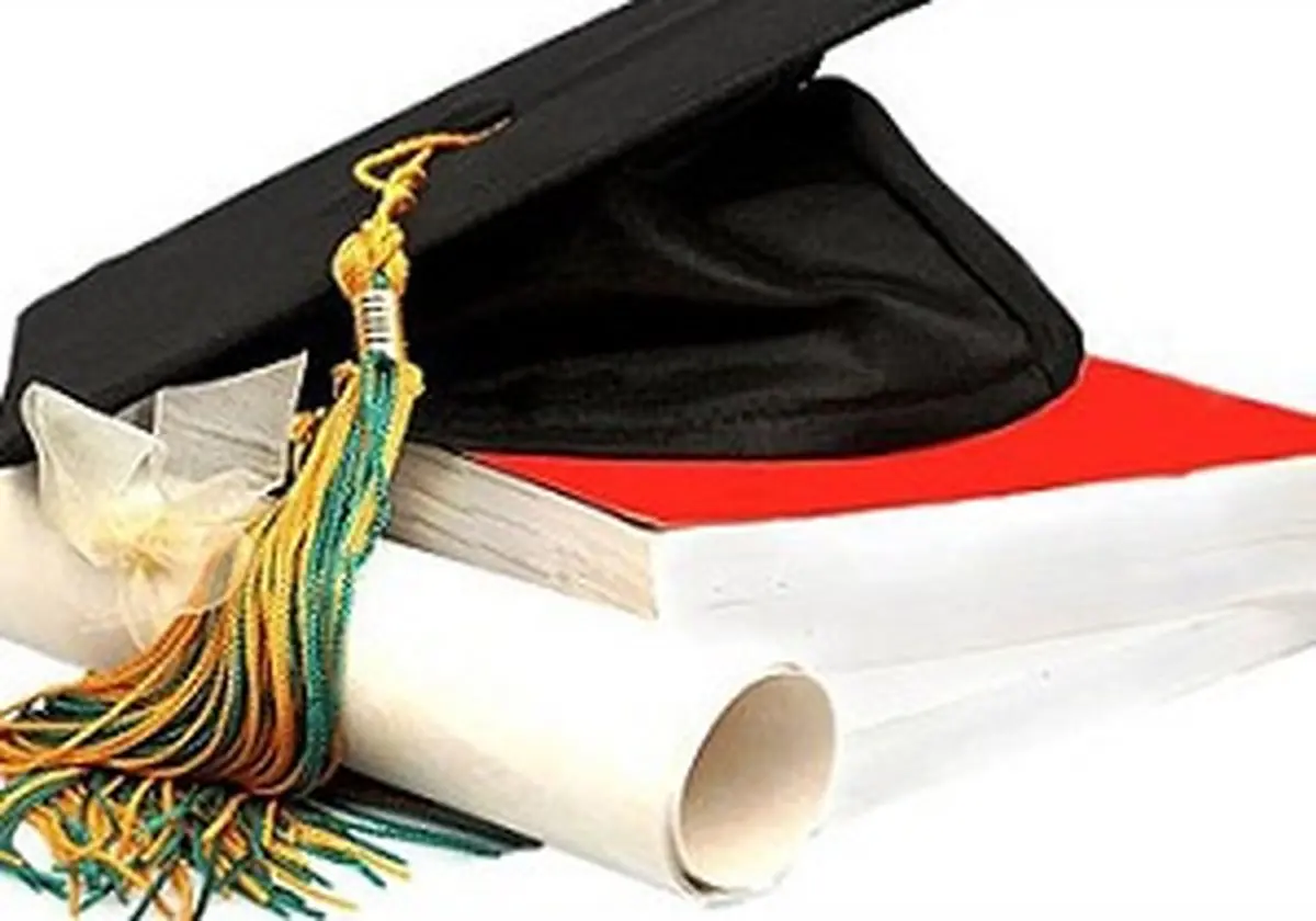 وقتی فروش مدرک علنی می‌شود 