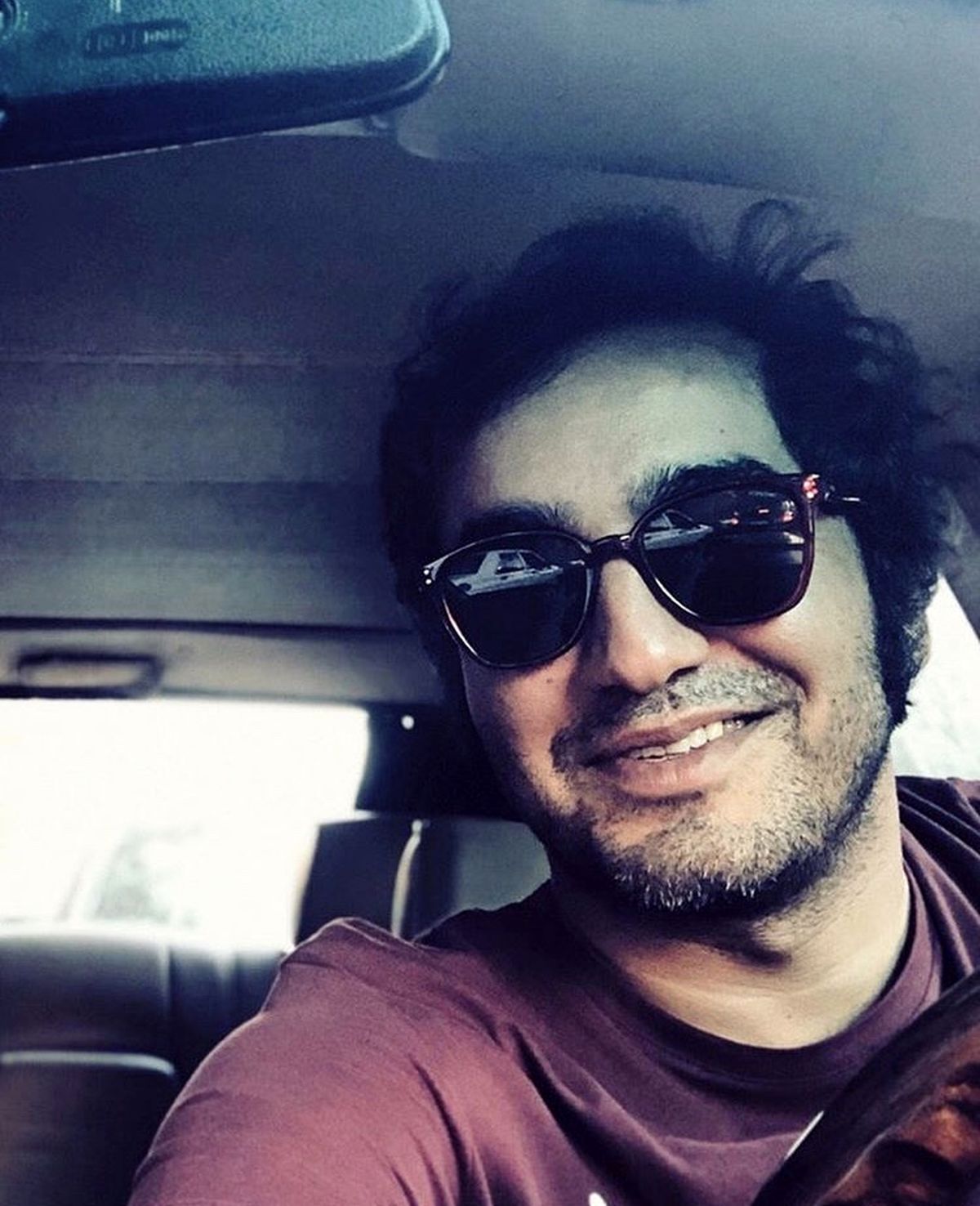 سلفی جدید بازیگر جوان در ماشینش + عکس