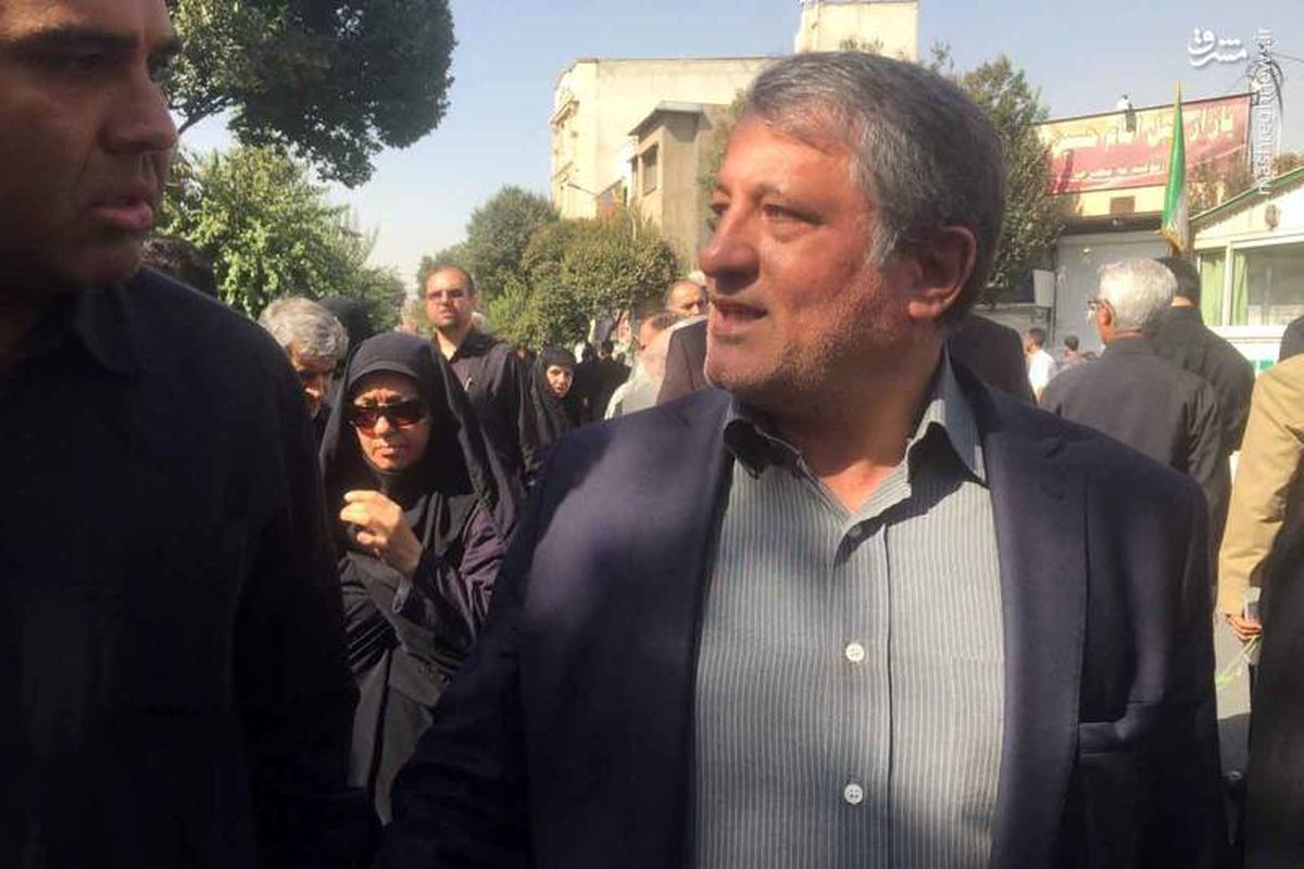 محسن هاشمی در مراسم تشییع شهید حججی/ عکس