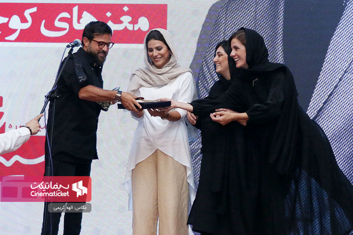 تیپ خنک و تابستانی همسر سابق رامبد جوان در اهدای جایزه جشنواره+عکس