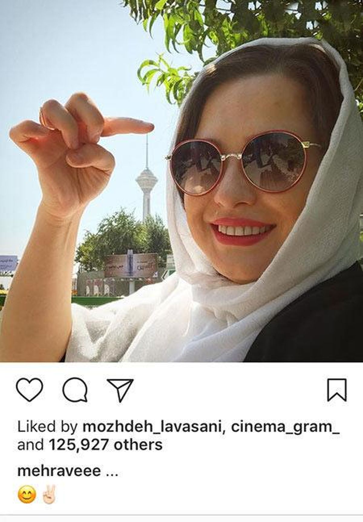 برج میلاد در دستان مهراوه شریفی نیا افتاد+عکس