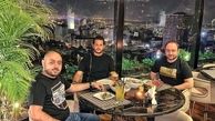 سیاوش خیرابی با دوستانش در یک رستوران + عکس