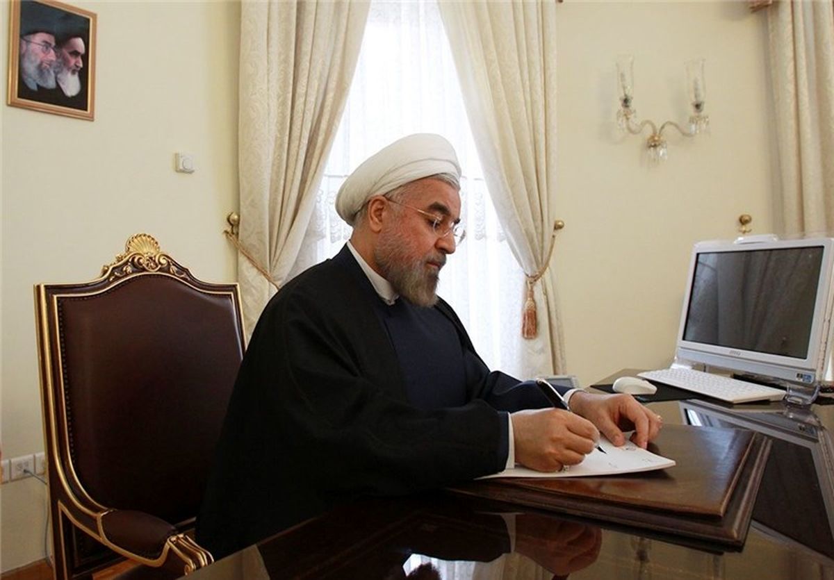 رئیس‌جمهور از وزرای برکنار شده و مستعفی تقدیر کرد