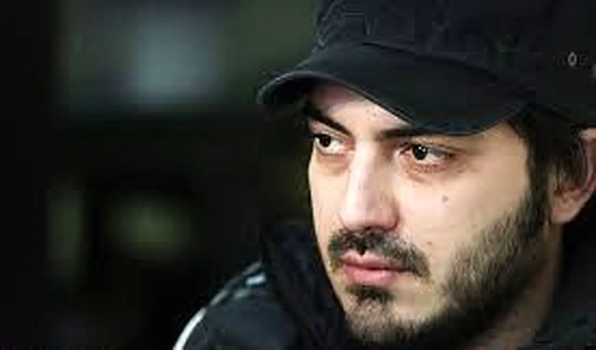  نیما شاهرخ شاهی در نمایی از «دموکراسی در روز روشن»