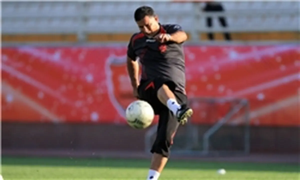 ثبت قرارداد علی دایی با پرسپولیس
