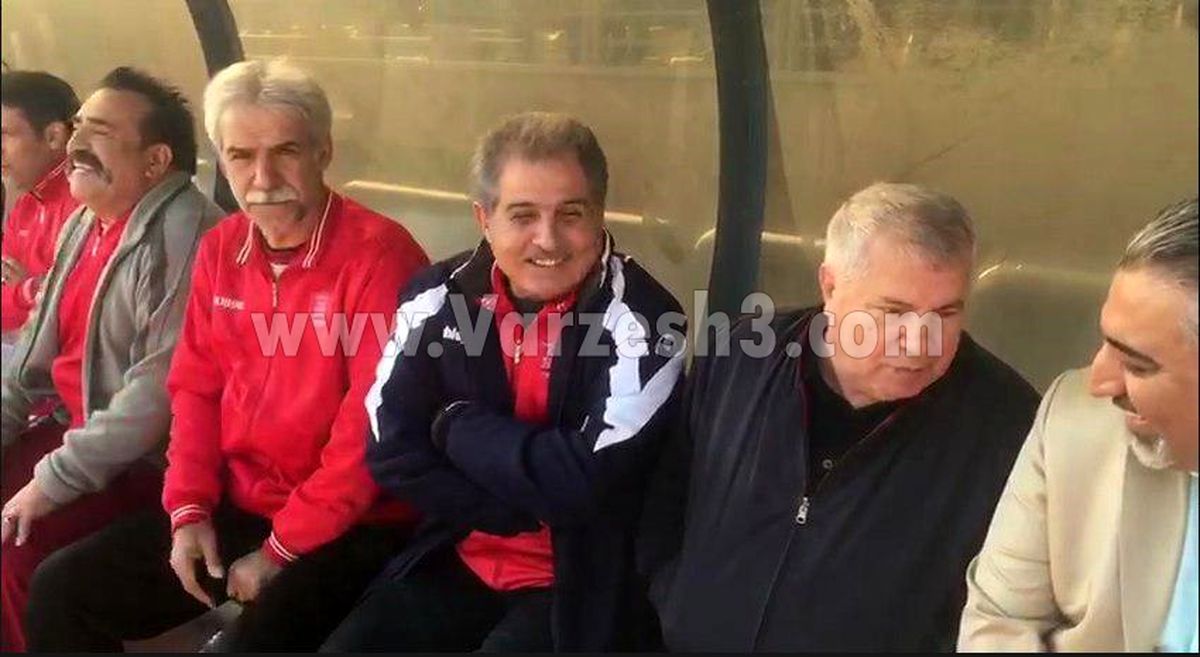 نیمکت پیشکسوتان پرسپولیس به سبک دهه شصت