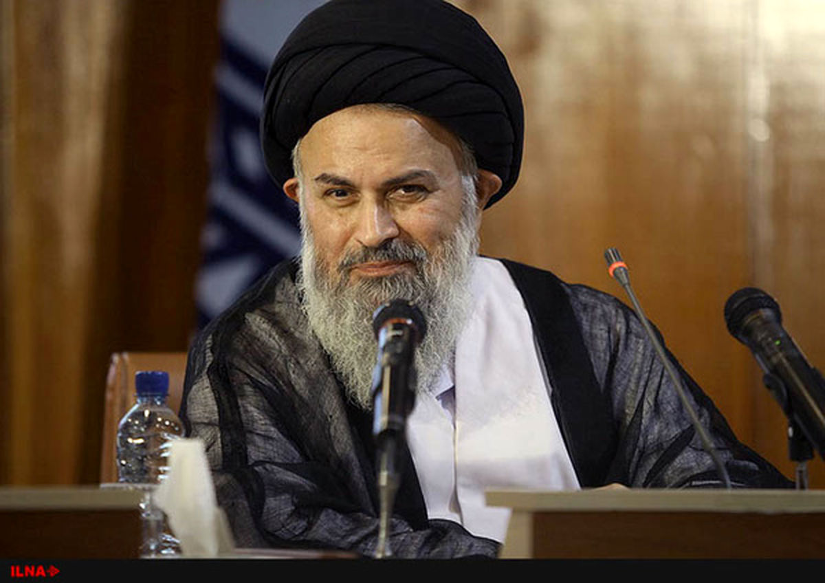 آیت‌الله موسوی بجنوردی در بیمارستان بستری شد