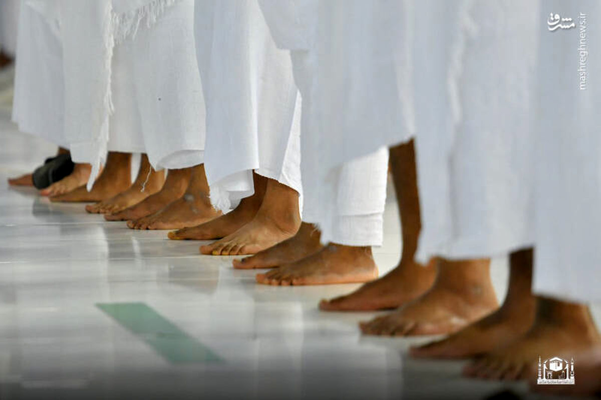 تصاویری از نخستین نماز در مسجد الحرام بدون فاصله اجتماعی