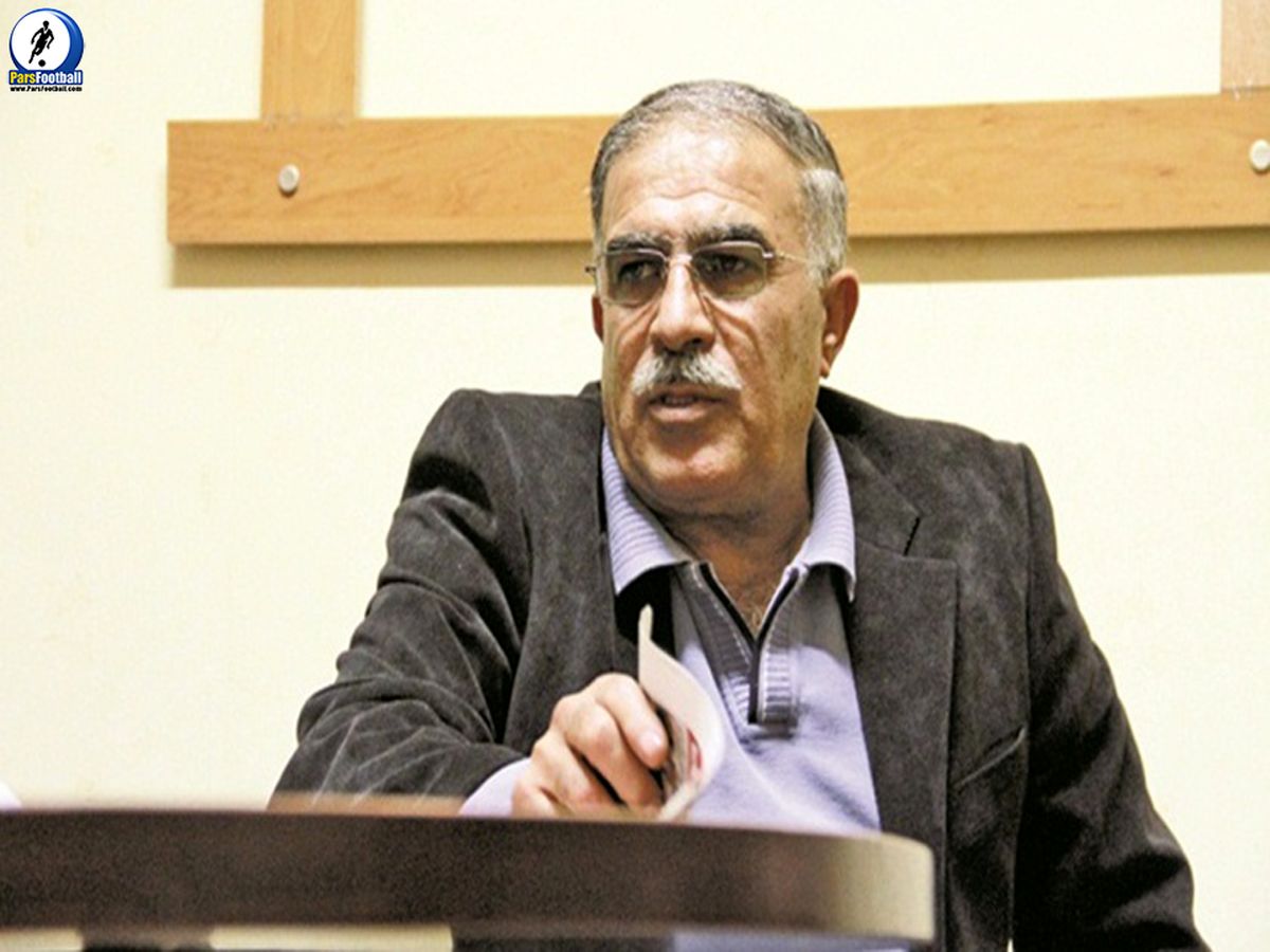روشن : تعدادی از بازیکنان استقلال در حد این تیم نیستند