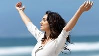 راز طلایی زنان شاد را بدانید ؛ ویژگی ها و خصوصیات زنان شاد و خوشحال