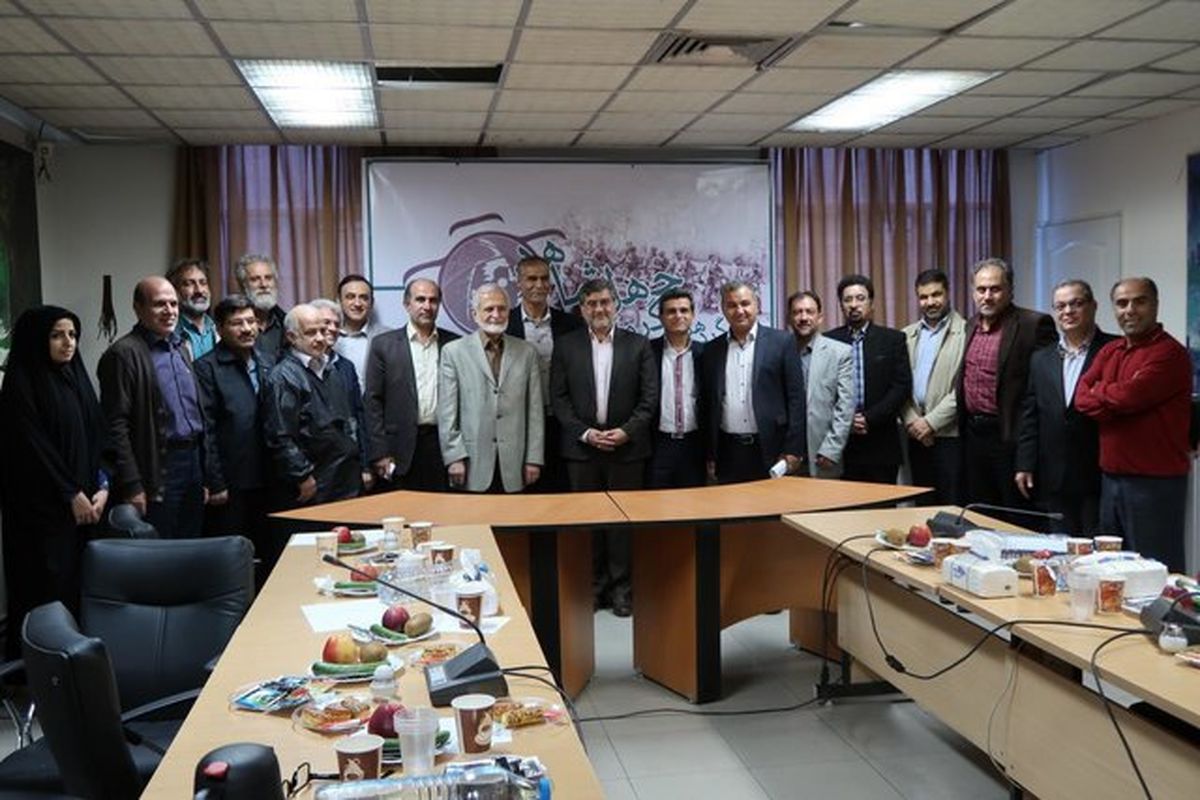 گروه «چهل شاهد» با حضور کمال خرازی