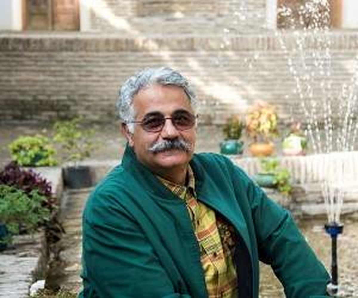 اقبال واحدی مجری صبح بخیر ایران با لباس محلی در خندوانه