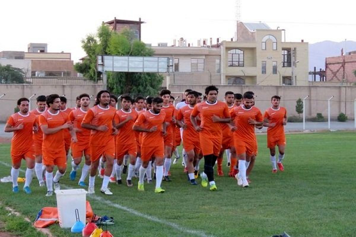 ۱۱ باشگاه لیگ دسته اول حق ثبت قرارداد ندارند!