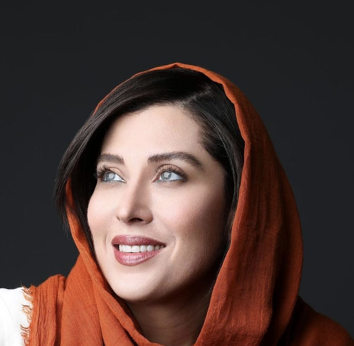 ظاهر ساده مهتاب کرامتی + عکس