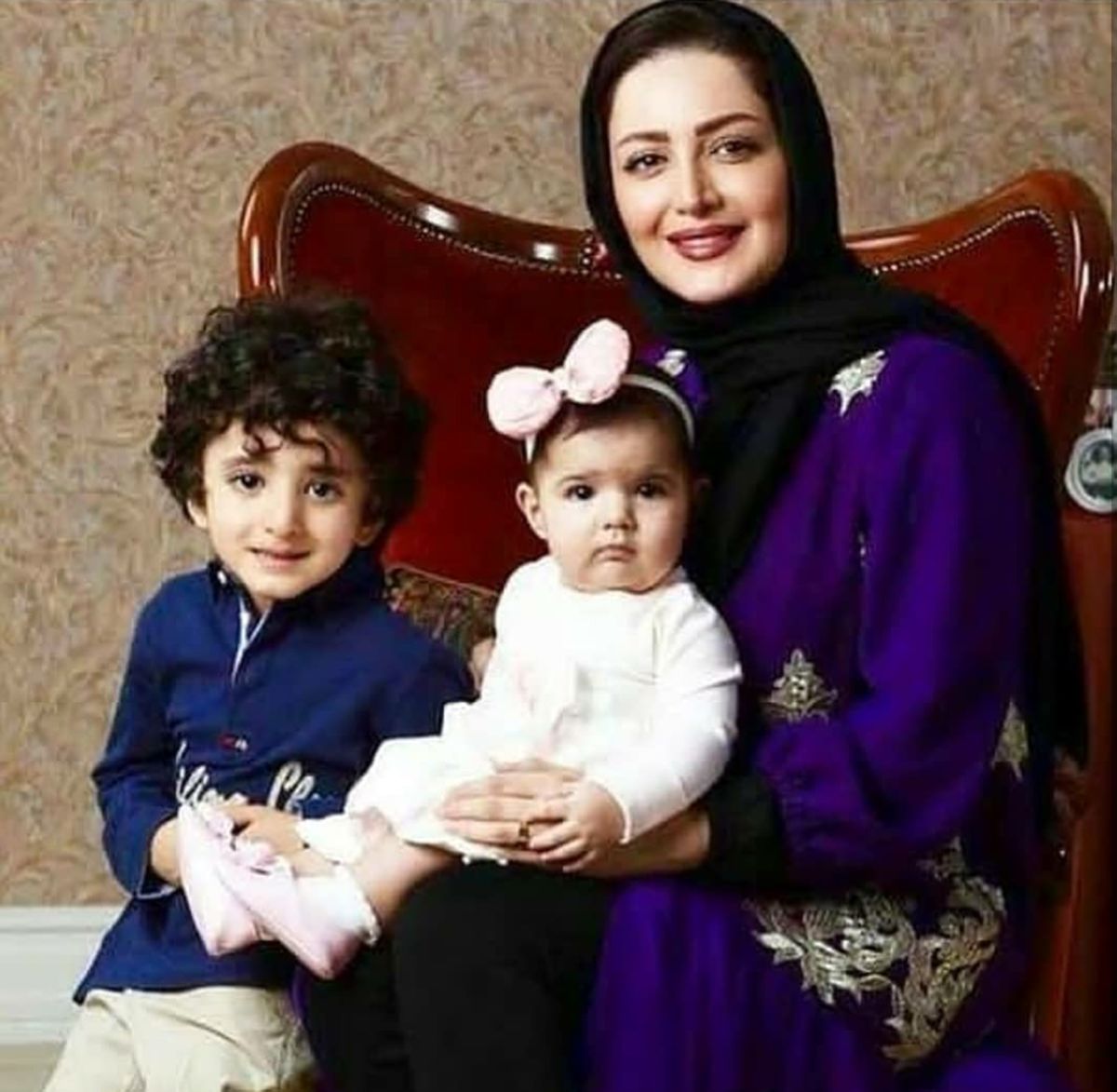 عکس زیبای شیلا خداداد با دختر و پسرش