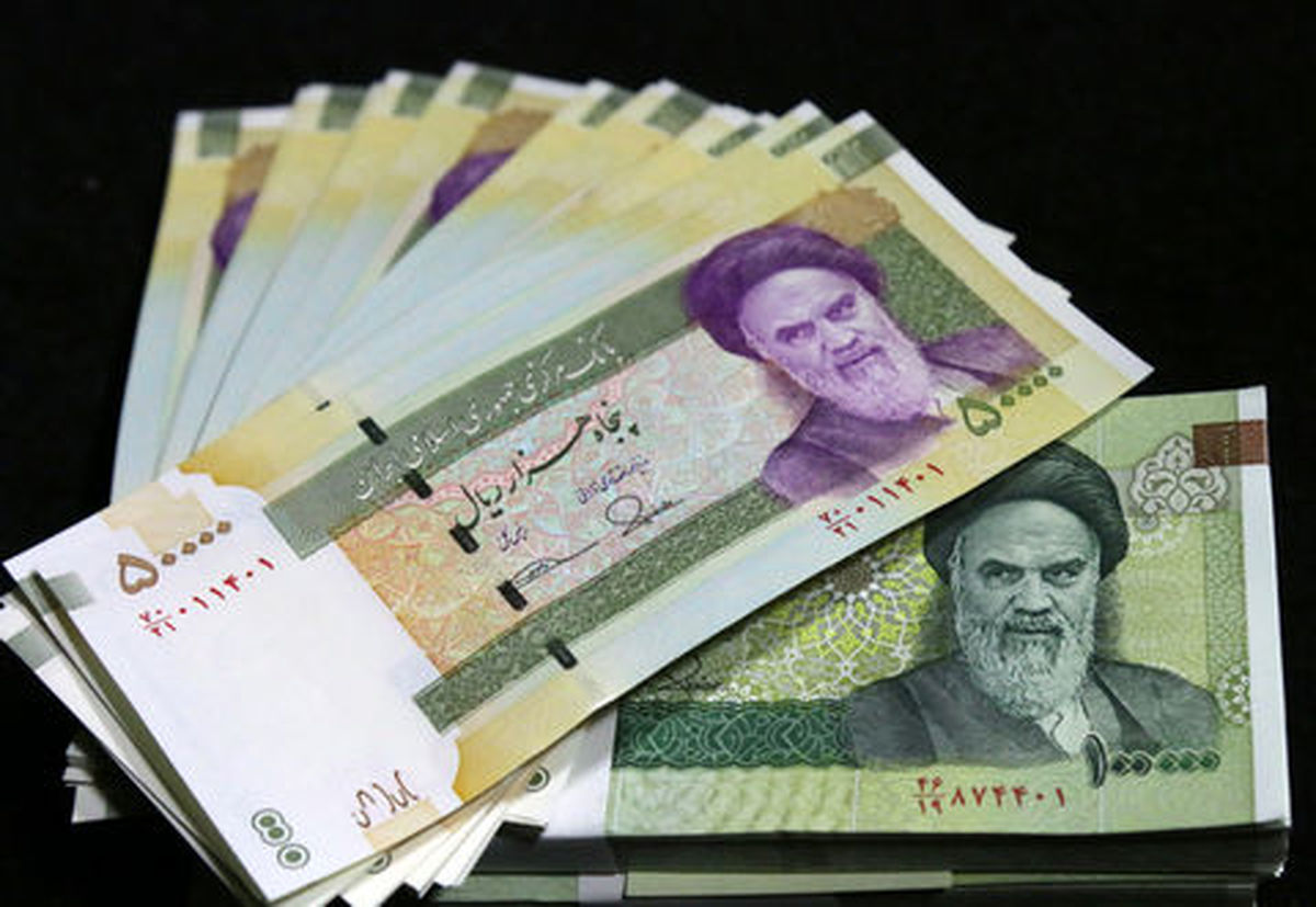 درخواست نمایندگان درباره بررسی تخلف دولت مبنی افزایش حقوق‌ها