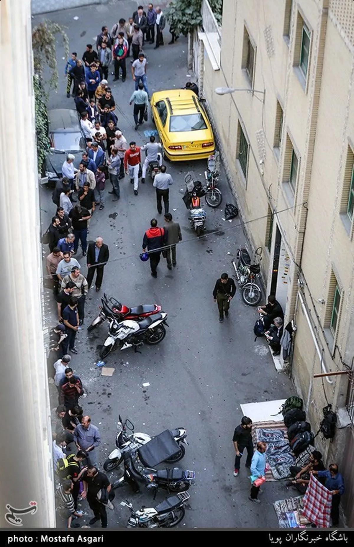 ازدحام برای صدور روادید زائرین حسینی/عکس