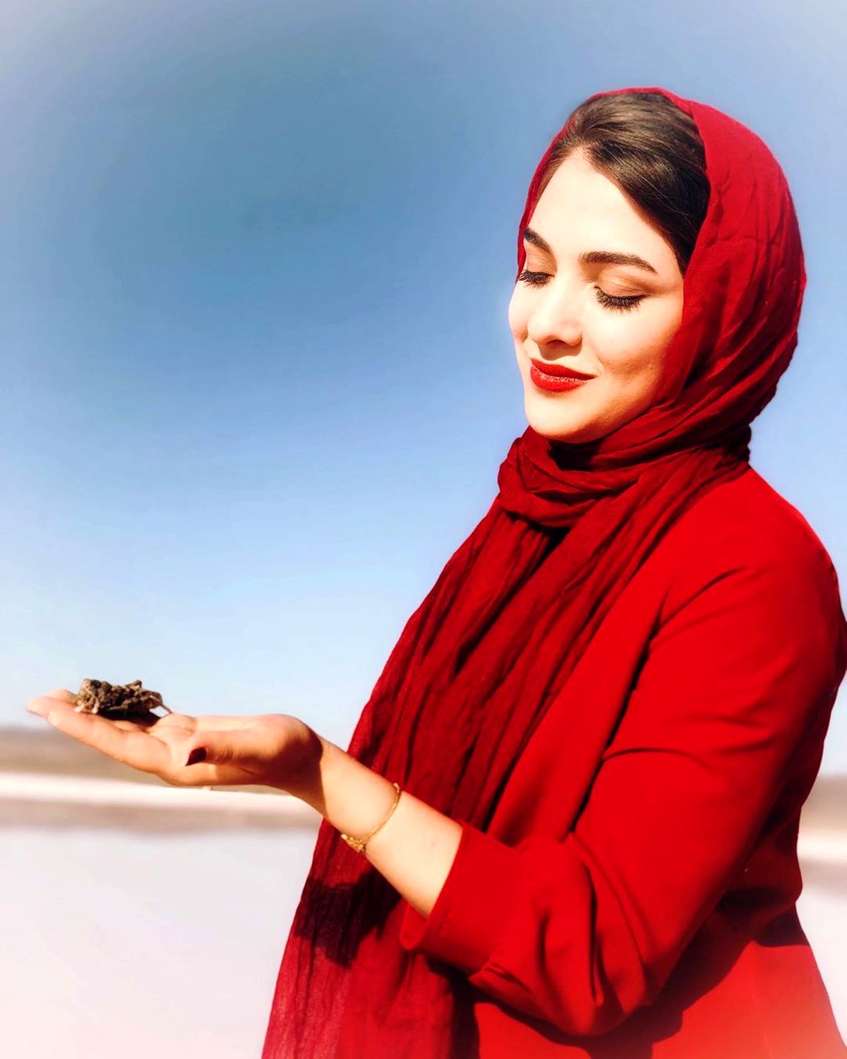 تیپ قرمز مجری آرام شبکه نسیم+عکس