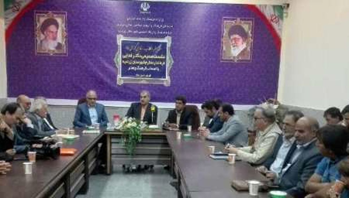 مشارکت اصحاب اندیشه در سامان نارسایی های جامعه ضروری است