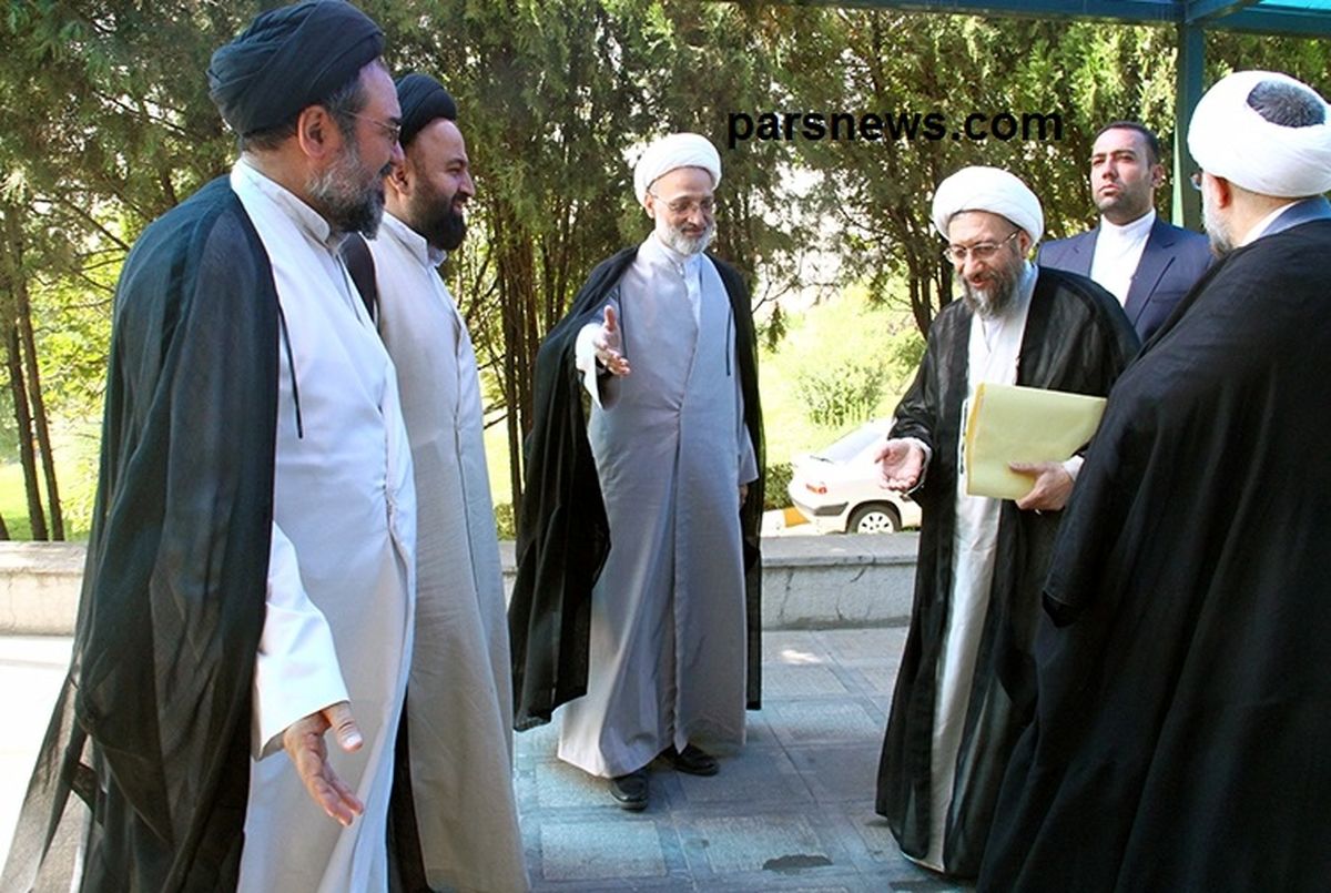 ریاست دانشگاه امام صادق(ع) چهار ساله می شود/ نگاه آیت الله آملی لاریجانی به یک پدیده ممتاز