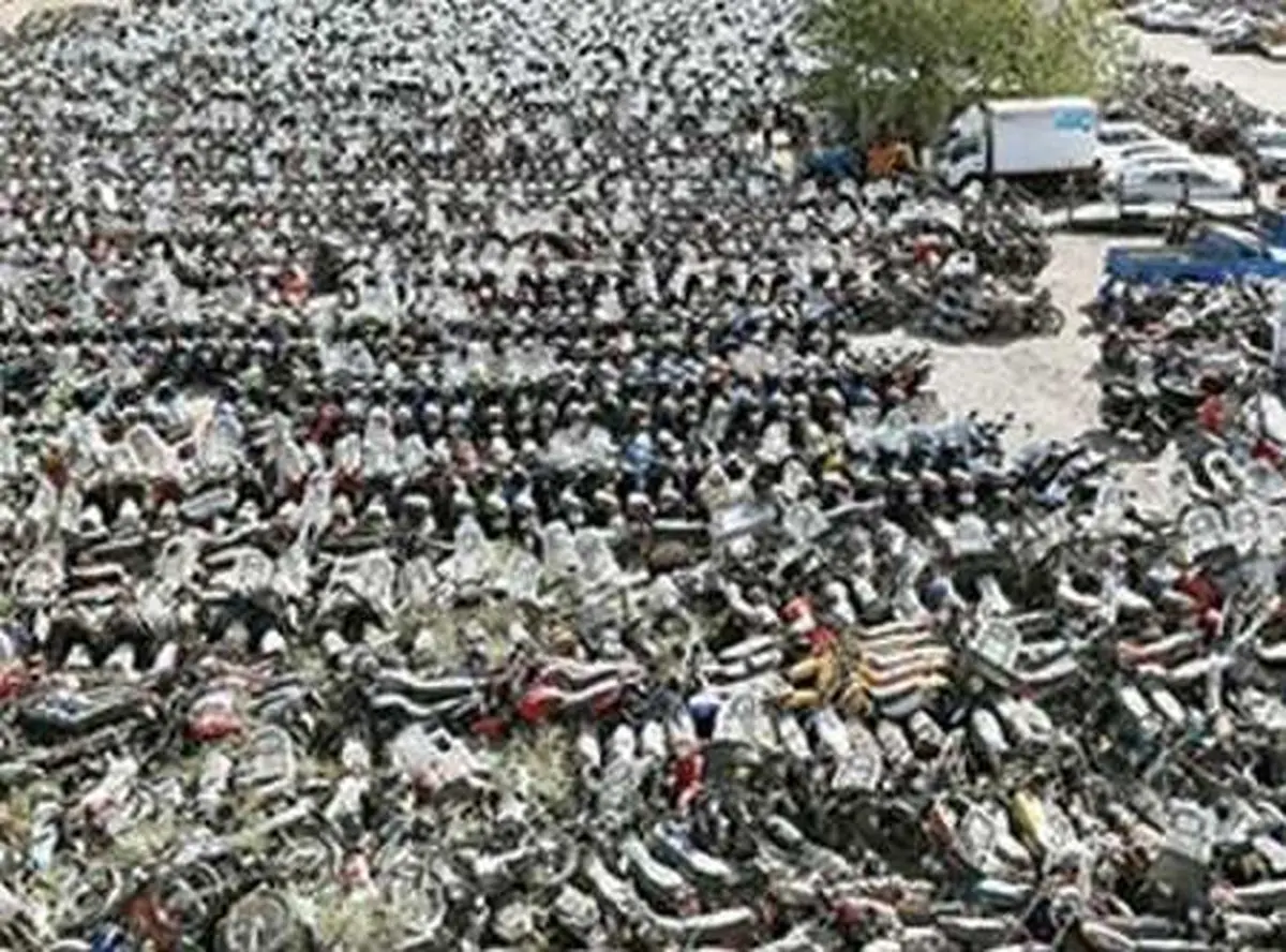 170 هزار موتورسیکلت در پارکینگ‌های تهران خاک می‌خورند