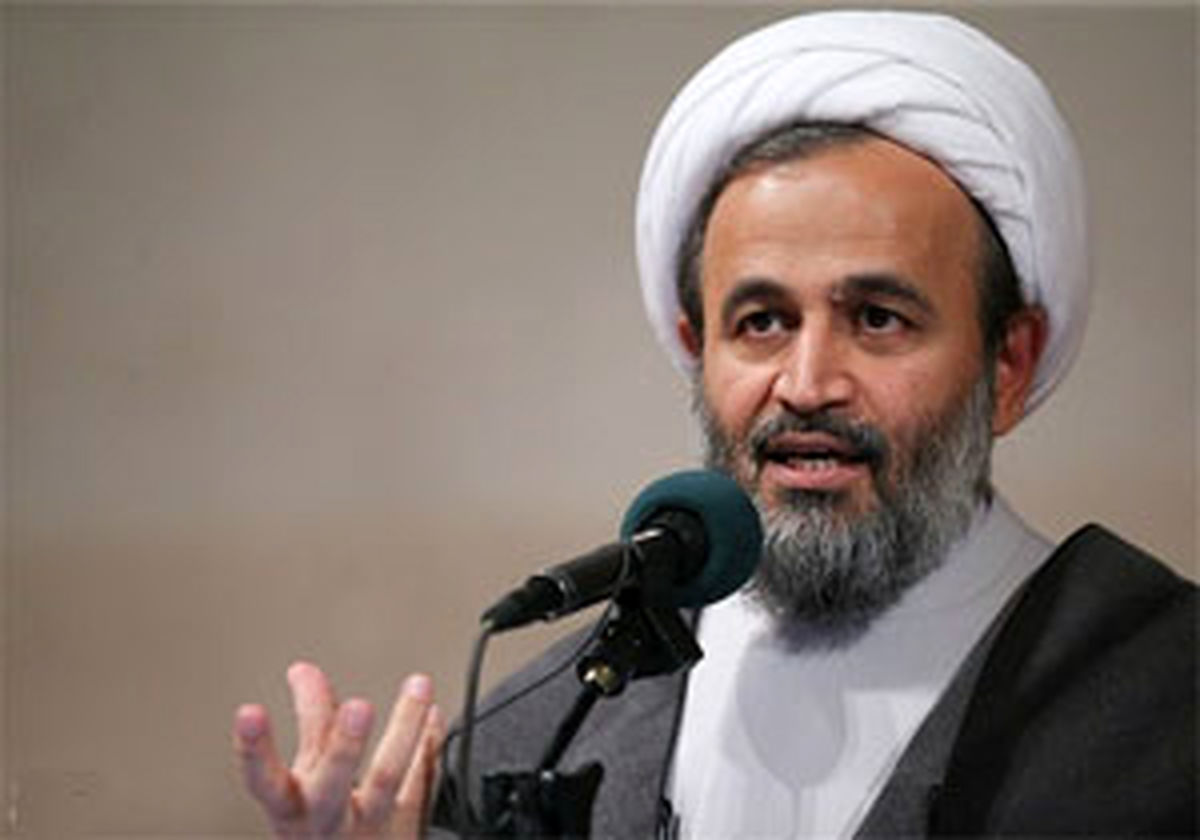 کار هنرمندان و عالمان هر دو انتقال آگاهی است