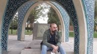 مهران احمدی در یک آرامگاه + عکس