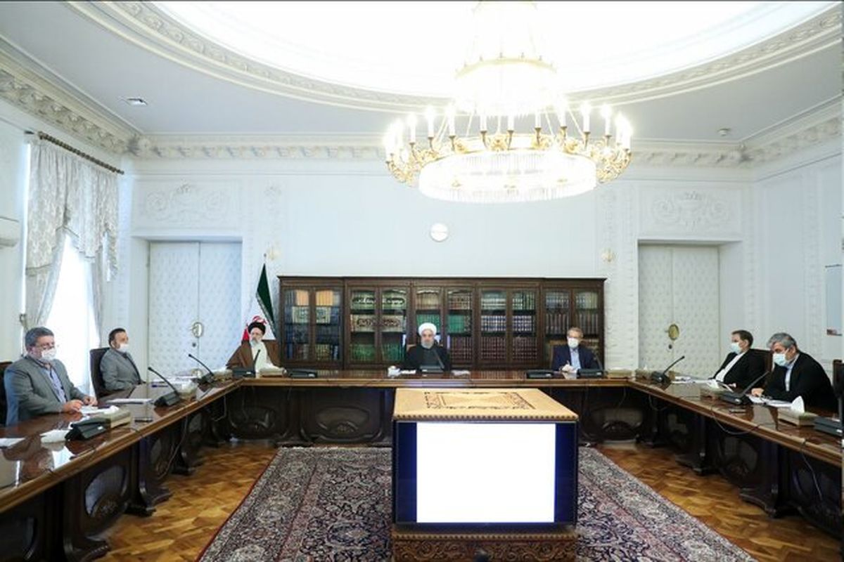 حضور لاریجانی همراه با روحانی و رییسی در شورای عالی هماهنگی اقتصادی
