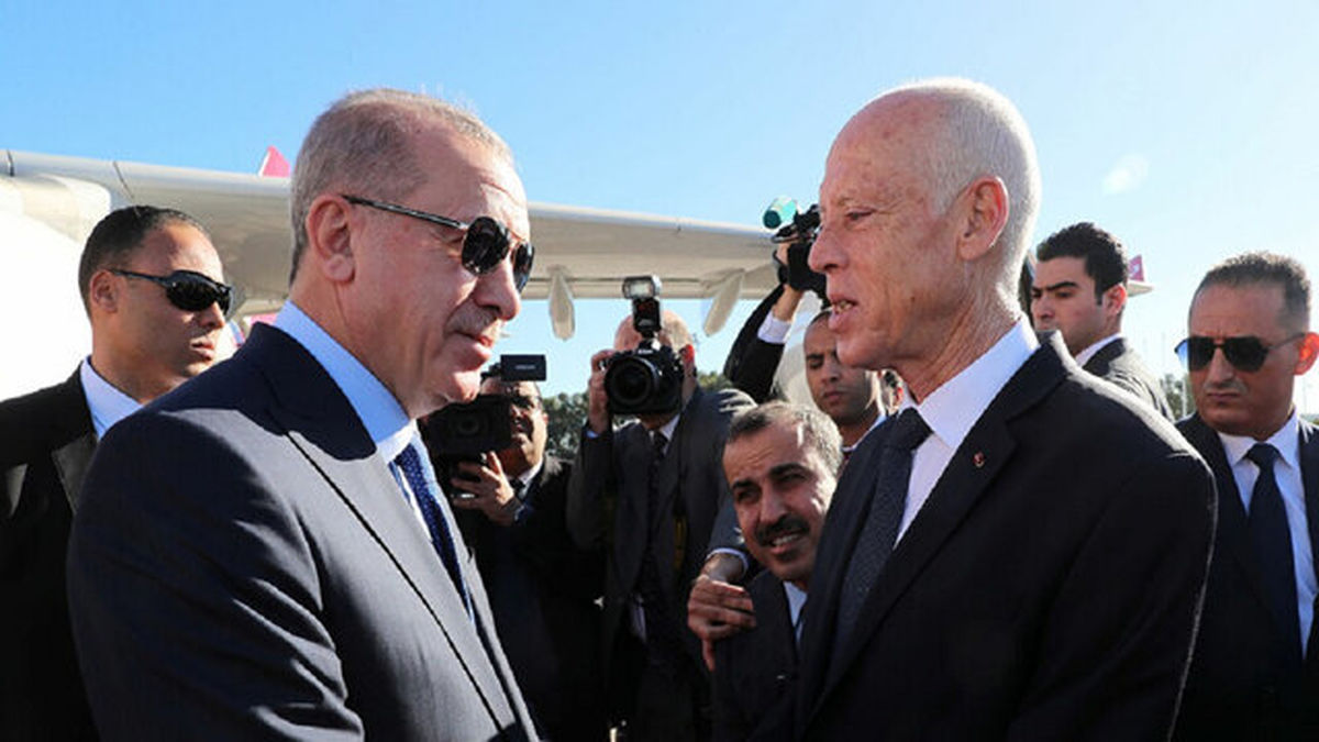 تاکید رئیس جمهور تونس بر حل مسالمت‌آمیز بحران لیبی در گفتگو با اردوغان
