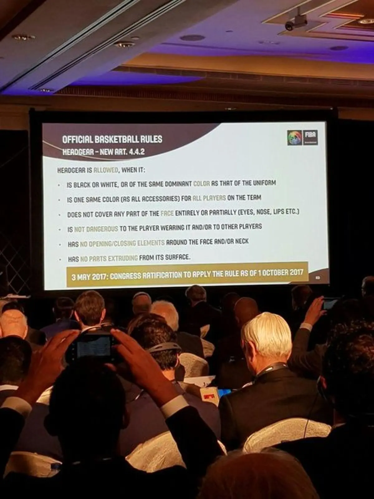  پوشش سر بانوان بسکتبالیست!