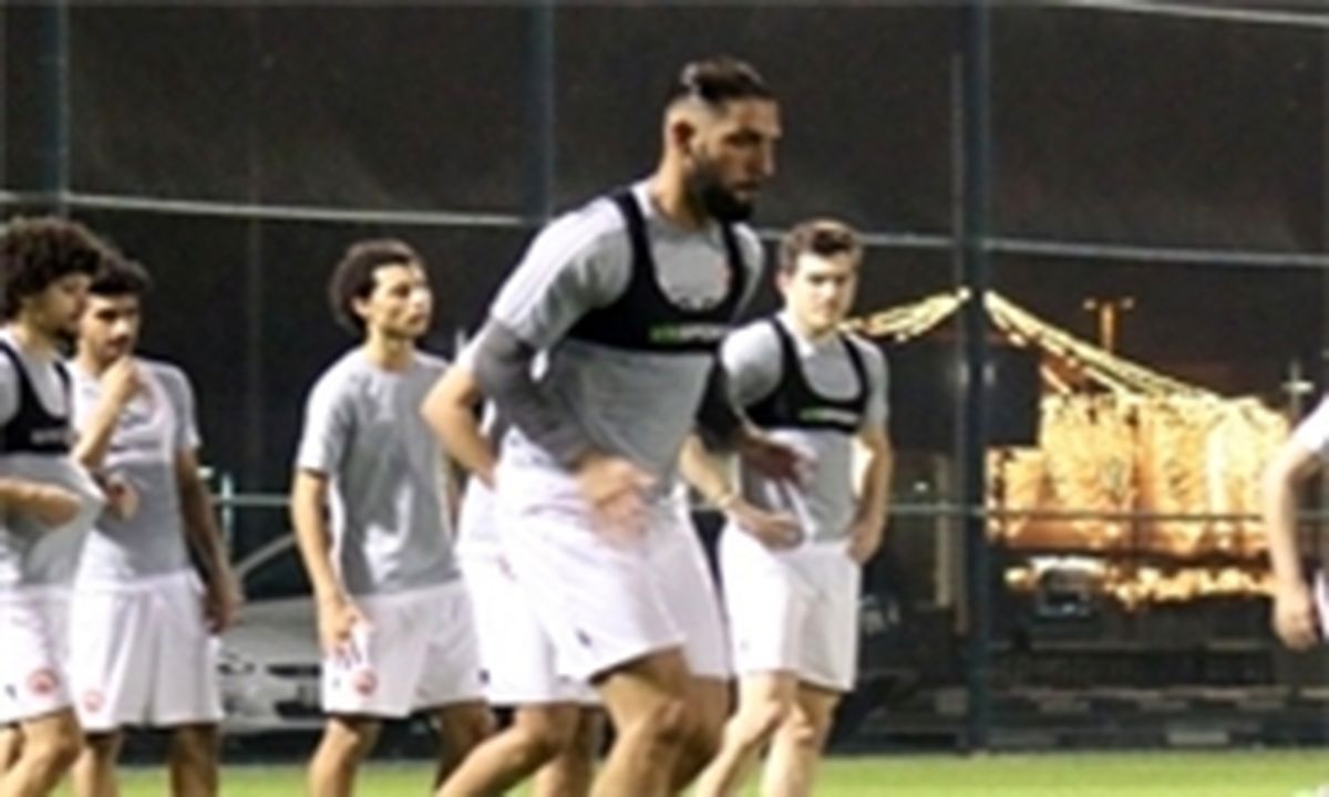 دژاگه بازهم با العربی تمرین کرد