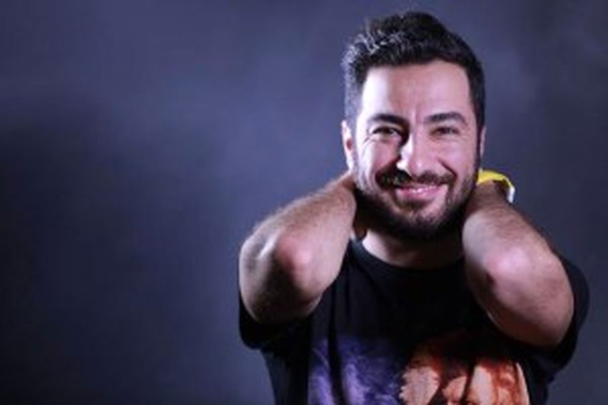 نوید محمدزاده در کنار پدر و مادرش! عکس