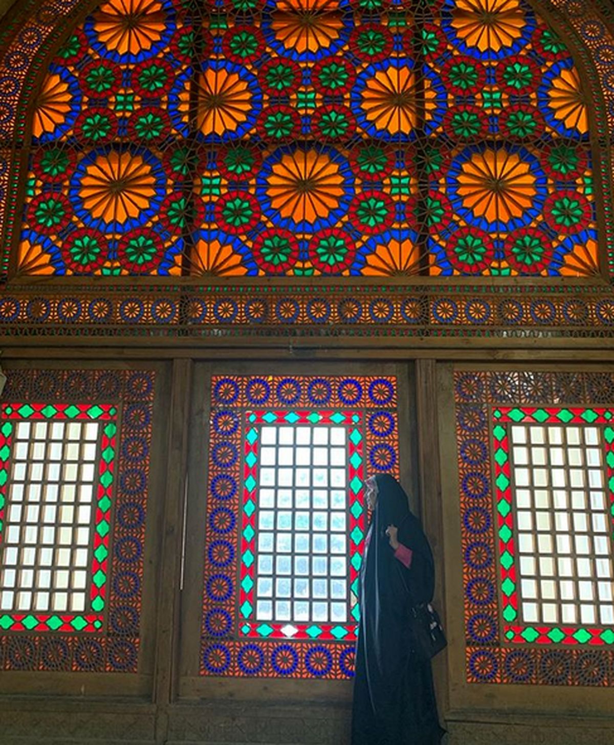 حس عاشقانه مژده لواسانی در شیراز+عکس
