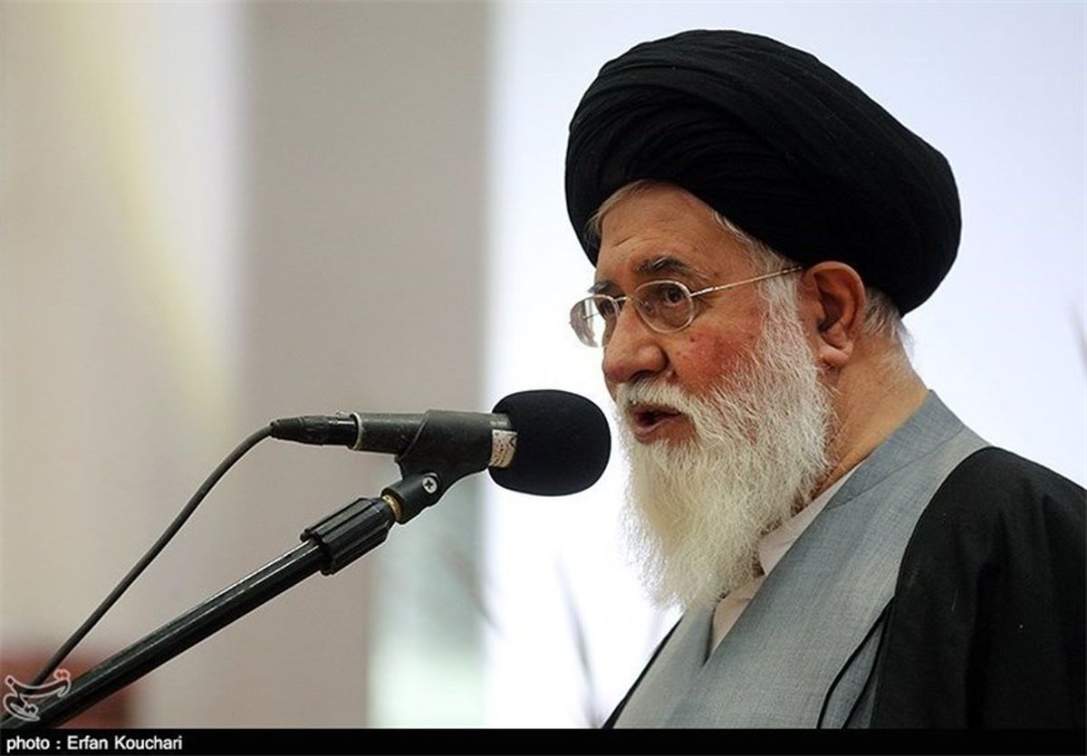 آیت الله علم الهدی:شاهد برخی فسادها در فضای مجازی و دانشگاهی هستیم