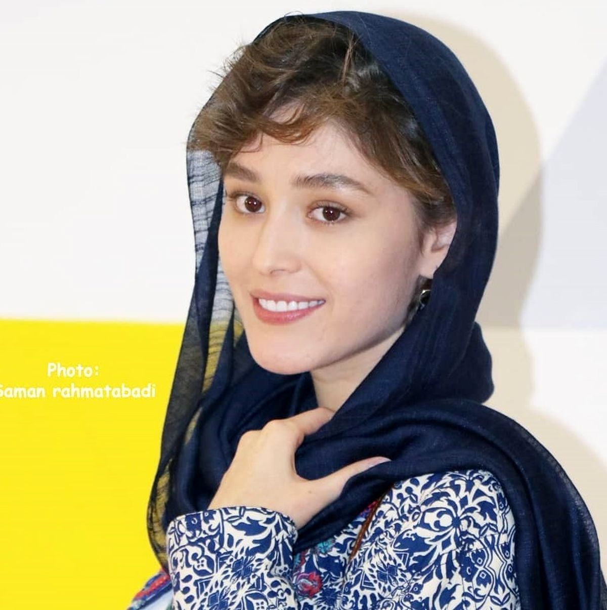 پوشش بازیگر زن افغان روی فرش قرمز تهران + عکس