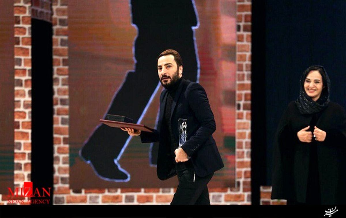 "نوید محمد زاده" سیمرغ بلورین بهترین بازیگر مکمل مرد را دریافت کرد+ عکس 
