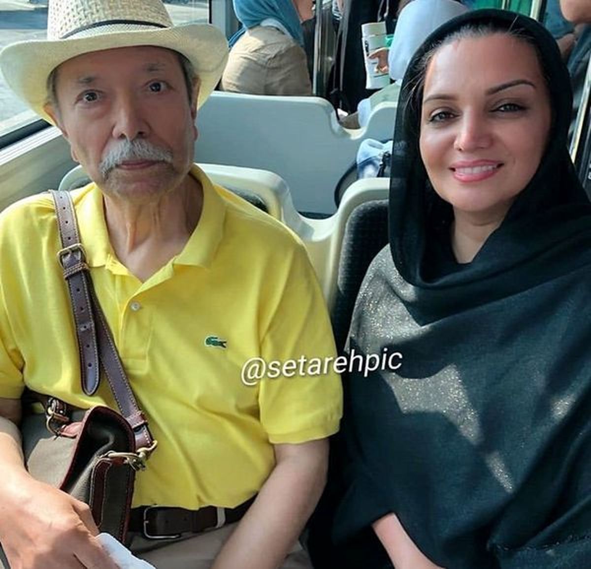 الهام پاوه نژاد و علی نصیریان در اتوبوس + عکس