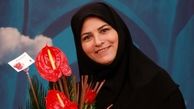  خانم مجری با دسته گل روز عیدش/عکس