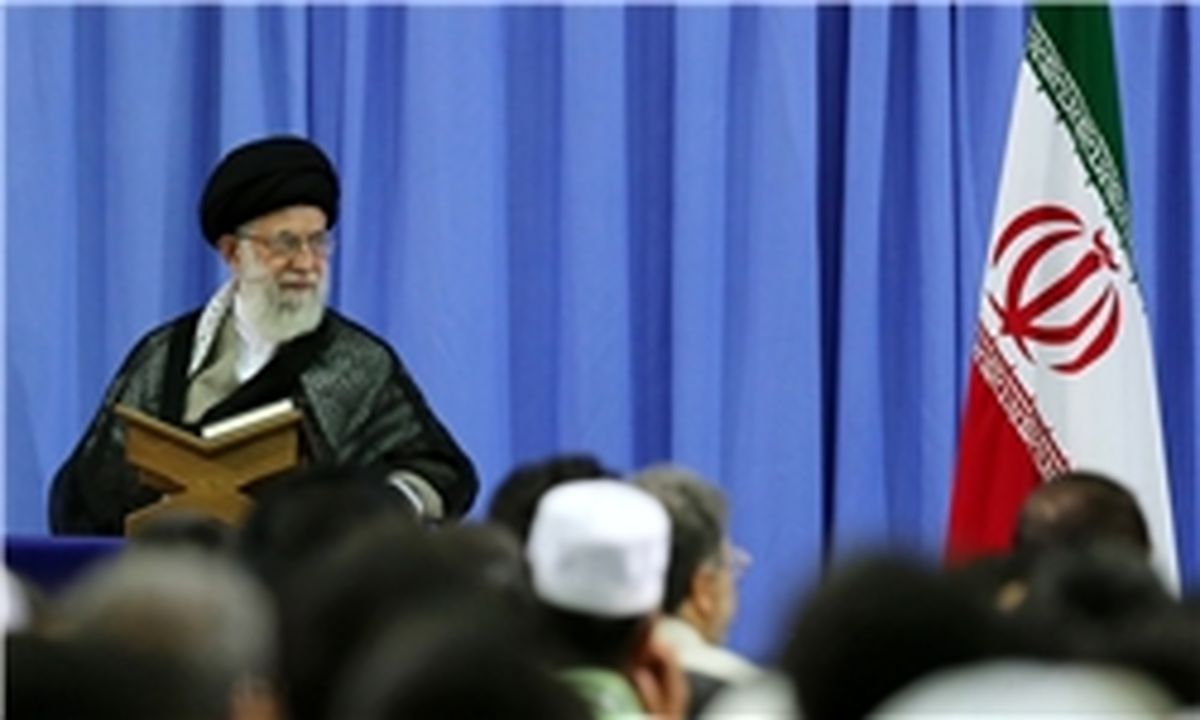 قاری مشهور مصری در آغوش رهبر معظم انقلاب