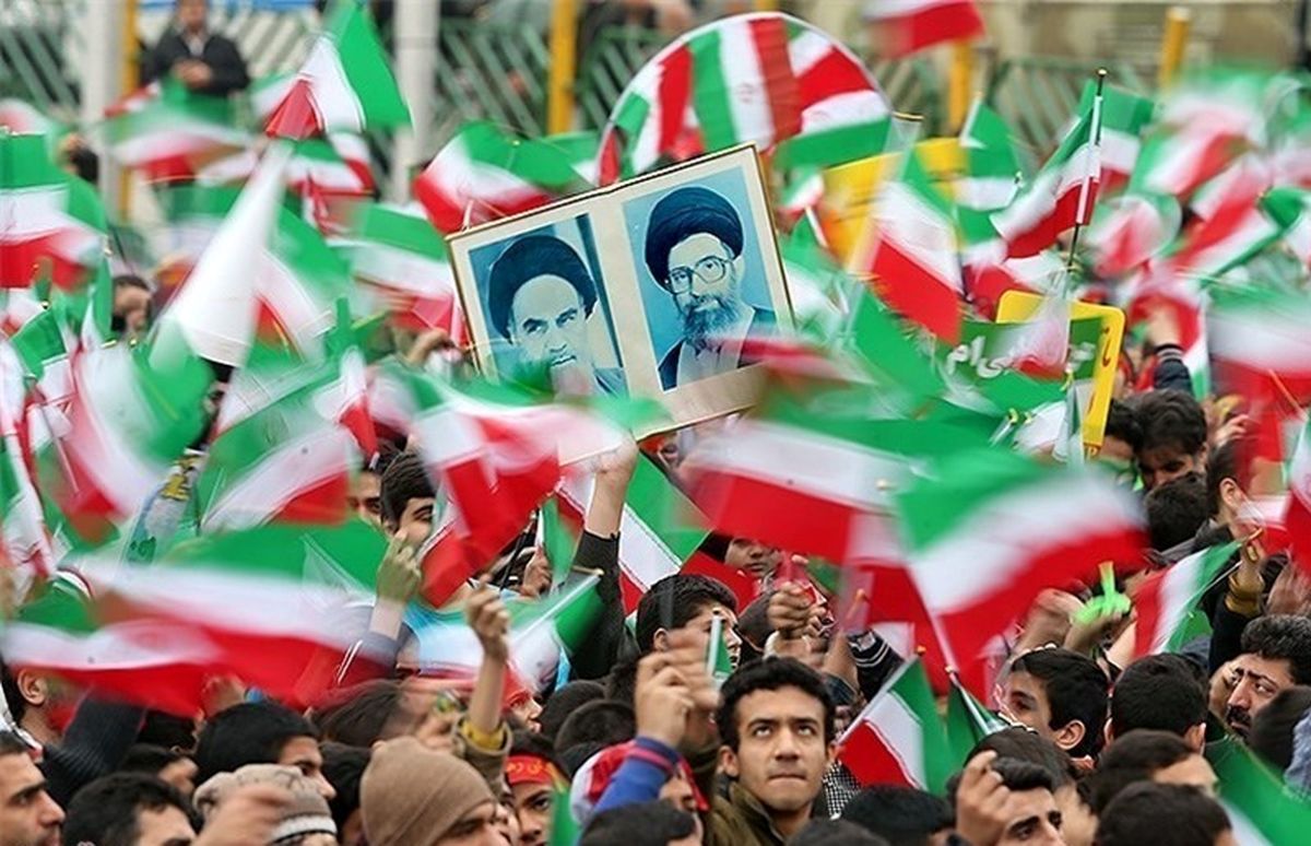 خدمات دهی رایگان مترو و اتوبوس و راه اندازی کاروان گل در سالروز پیروزی انقلاب اسلامی